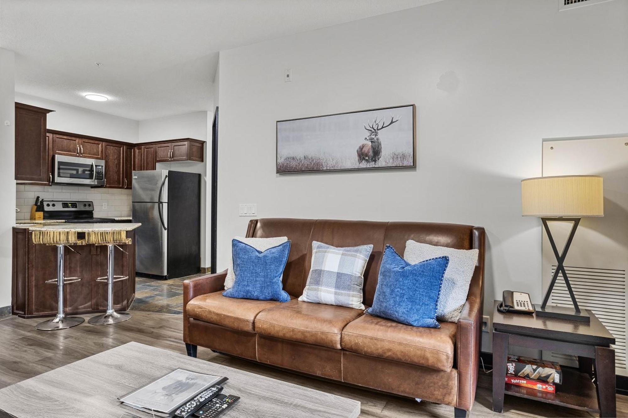 Outstanding Mountain Condo Waterslide And Hot Tub Managed By Little Sister Getaways Canmore Exteriör bild